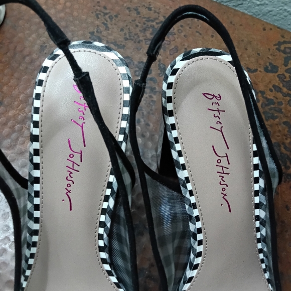 Betsey Johnson Sz. 10 Laney Fruit Slingback Mesh Pumps - Picture 10 of 16